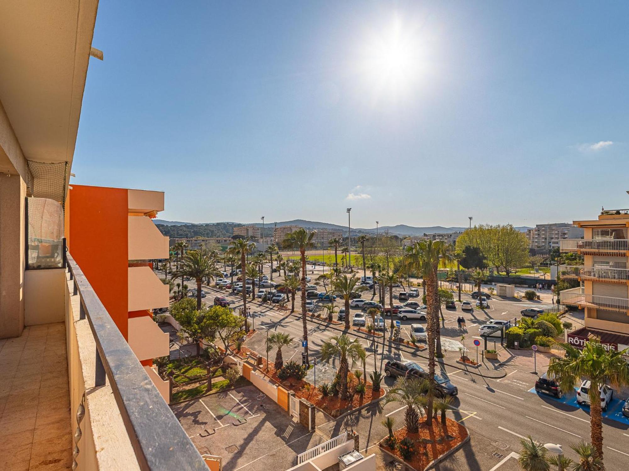 Studio Le Grand Large-4 By Interhome Le Lavandou Exterior foto