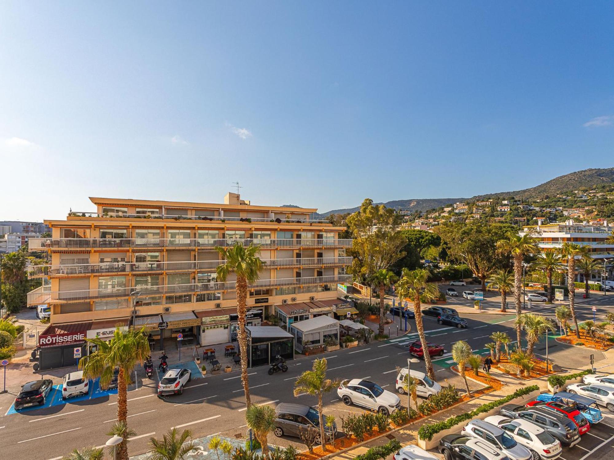 Studio Le Grand Large-4 By Interhome Le Lavandou Exterior foto